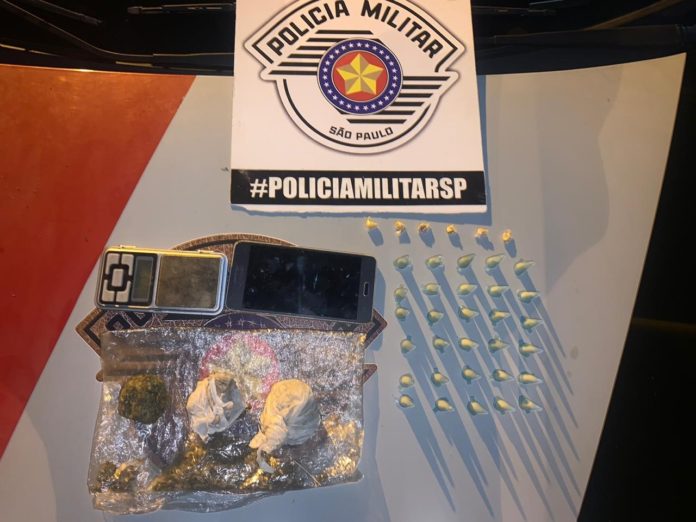 Drogas apreendidas foi apresentada na Delegacia de Polícia