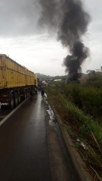 Motorista de Van morre em acidente com Carreta na rodovia BR-354