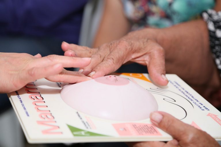 Quanto antes melhor: tema do Outubro Rosa, mês dedicado à prevenção do câncer de mama