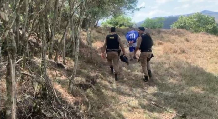 Capitão da Polícia Militar e investigadora da Polícia Civil falam sobre o caso da criança vítima de maus-tratos em Santa Rita do Sapucaí (MG) — Foto: Reprodução/EPTV