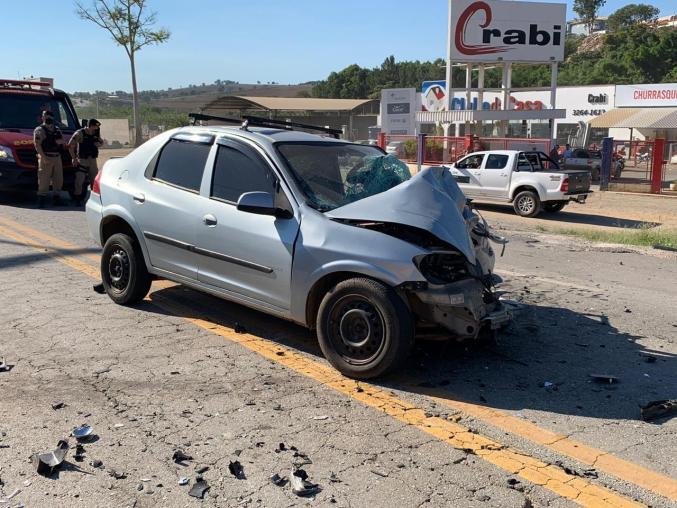 Acidente na manhã desta segunda-feira deixa um morto e três feridos na BR-491