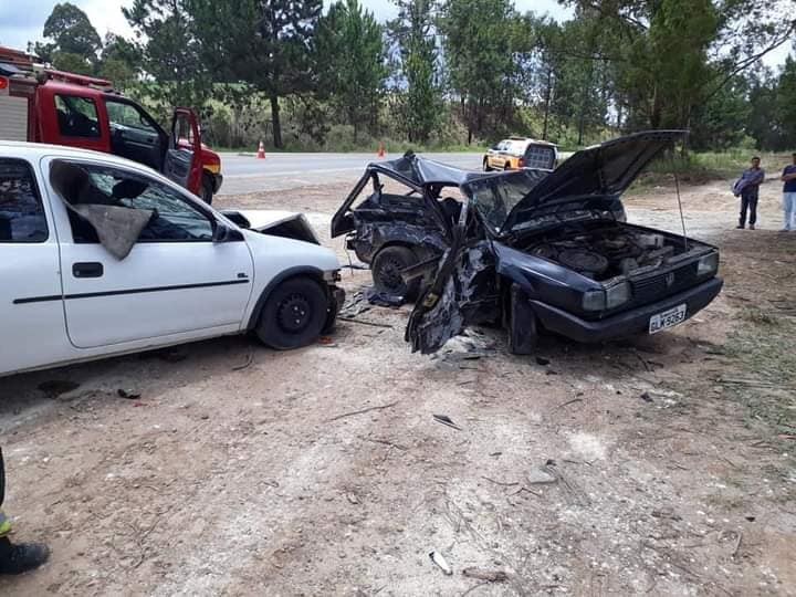 Bebê e mais ocupantes de carros ficam feridos em acidente 