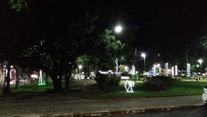 Parceria garante iluminação natalina em São José do Rio Pardo