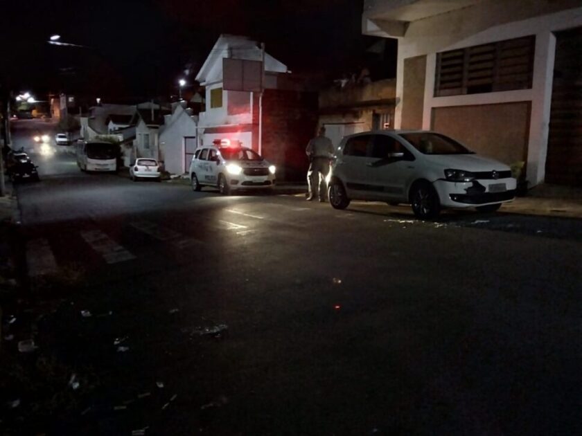 Funcionário público com sinais de embriaguez é preso após colidir carro oficial da Prefeitura