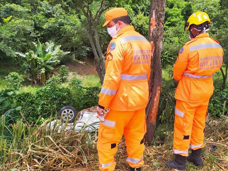 Homem de 37 anos morre após capotar seu veículo na rodovia BR-491