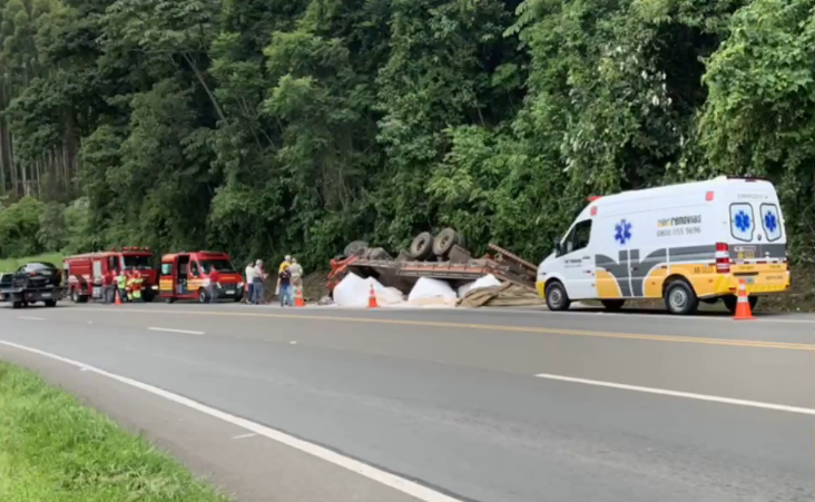 Motorista de caminhão perde a vida em acidente