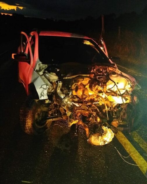 Acidente entre pick up e Caminhão deixa uma pessoa ferida 