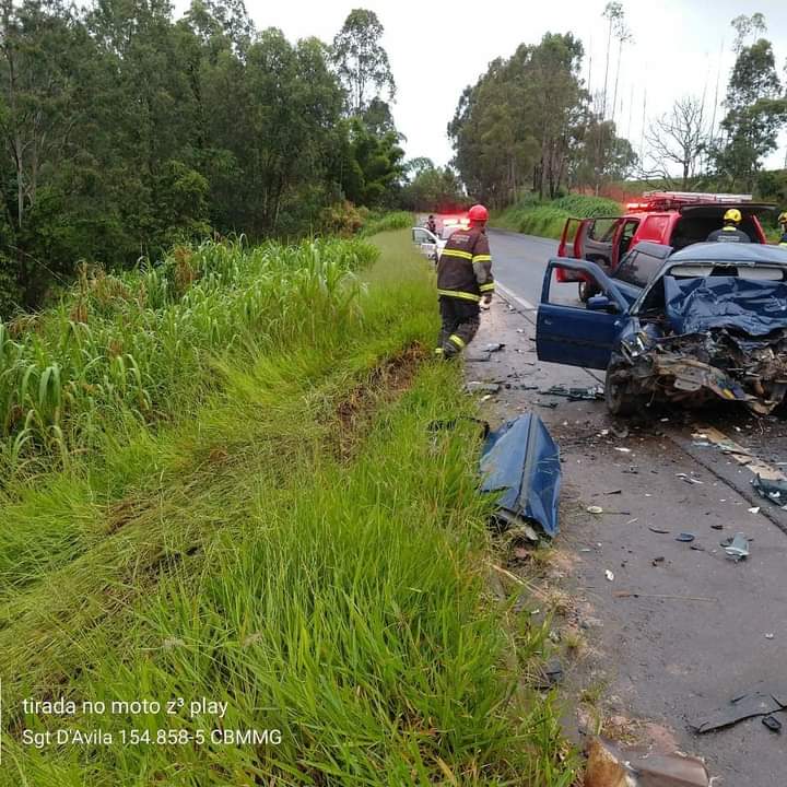 Acidente entre carro e caminhão deixa uma pessoa gravemente ferida