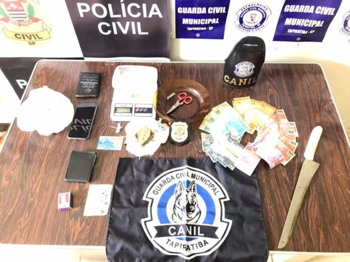 Operação da Polícia Civil prende jovem de 20 anos, drogas, dinheiro, motocicleta e munição