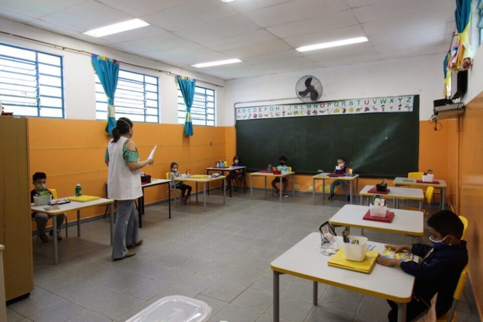 Estado de São Paulo volta à fase vermelha na segunda-feira e libera Escolas e Campeonato Paulista