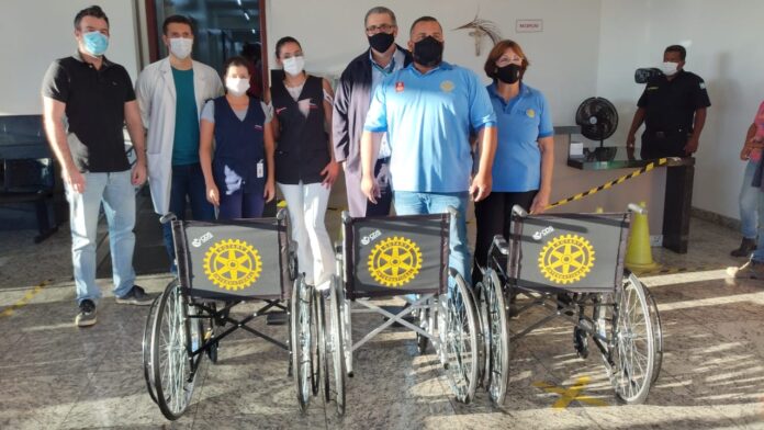 Rotary Club Oeste faz doações de utensílios ao Pronto Socorro Municipal