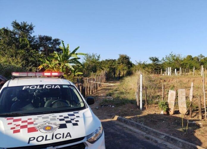 Corpoo de Romilda Beltrão Reis foi encontrado em estrada de terra em Américo Brasiliense — Foto: Paula dos Santos/A Cidade ON Araraquara